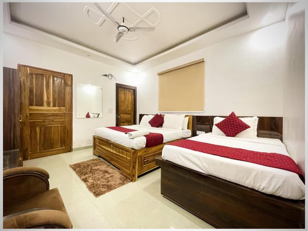 Hotel Town Grand Agra  Kültér fotó