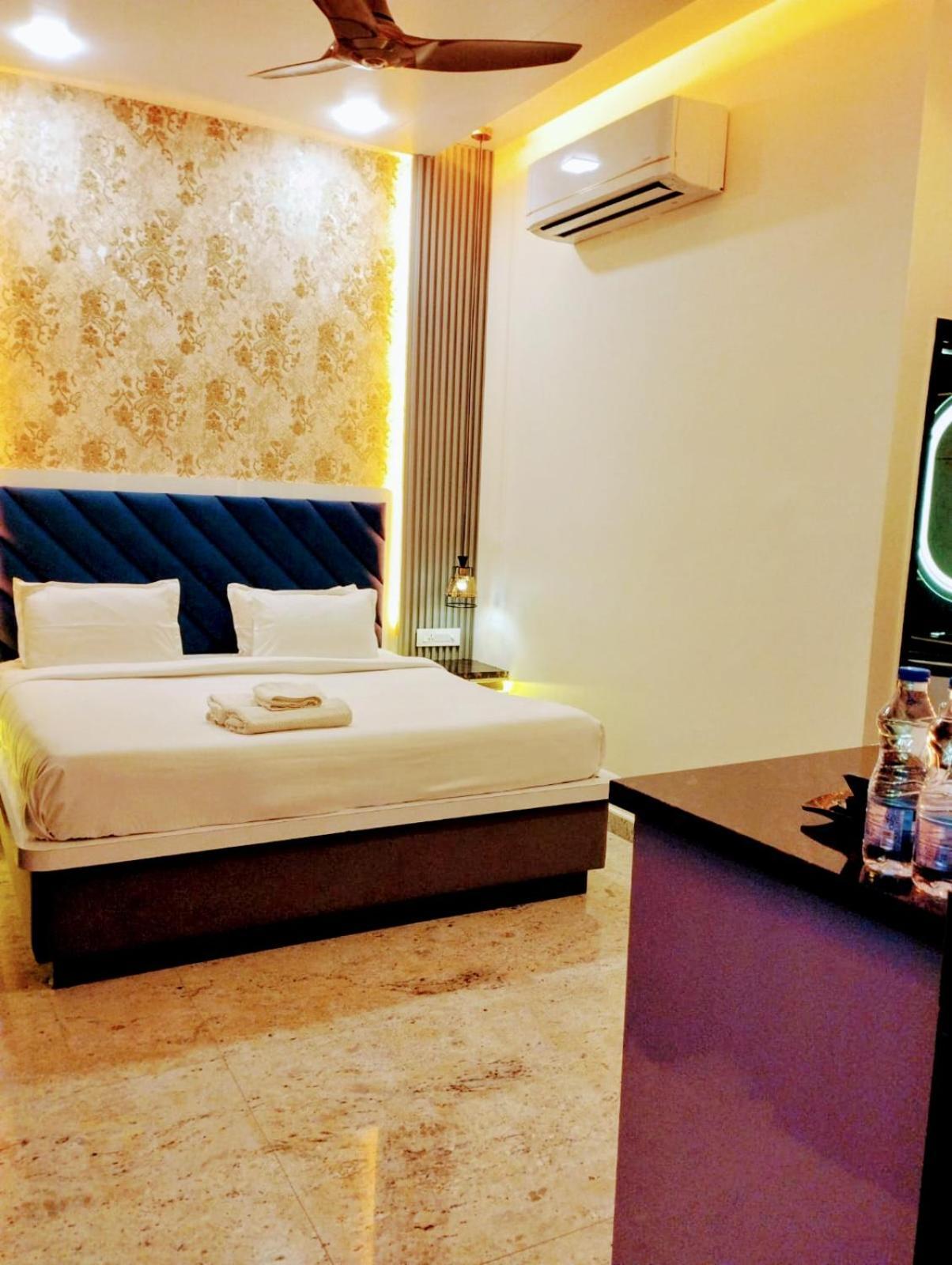 Hotel Town Grand Agra  Kültér fotó