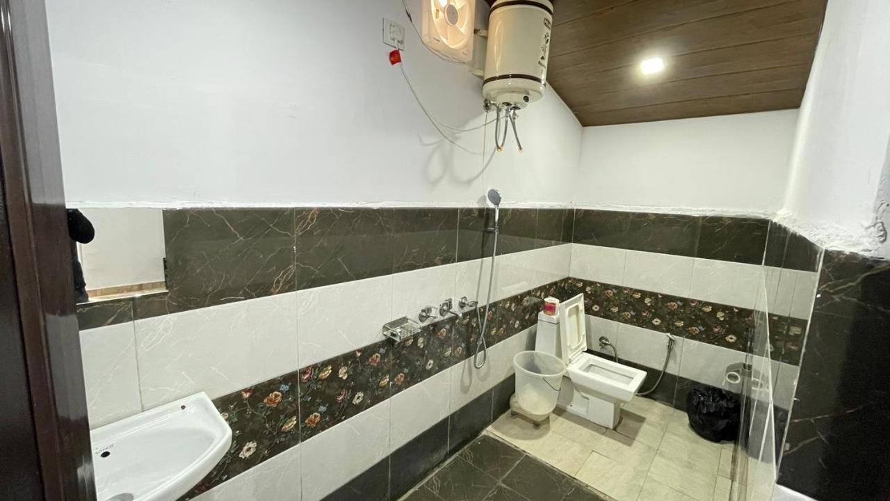 Hotel Town Grand Agra  Kültér fotó