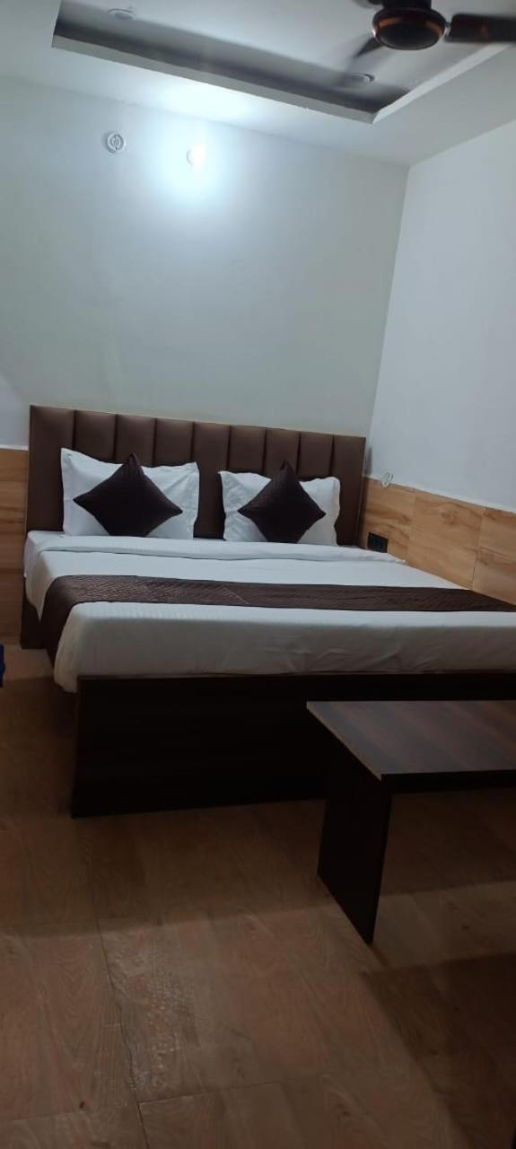Hotel Town Grand Agra  Kültér fotó
