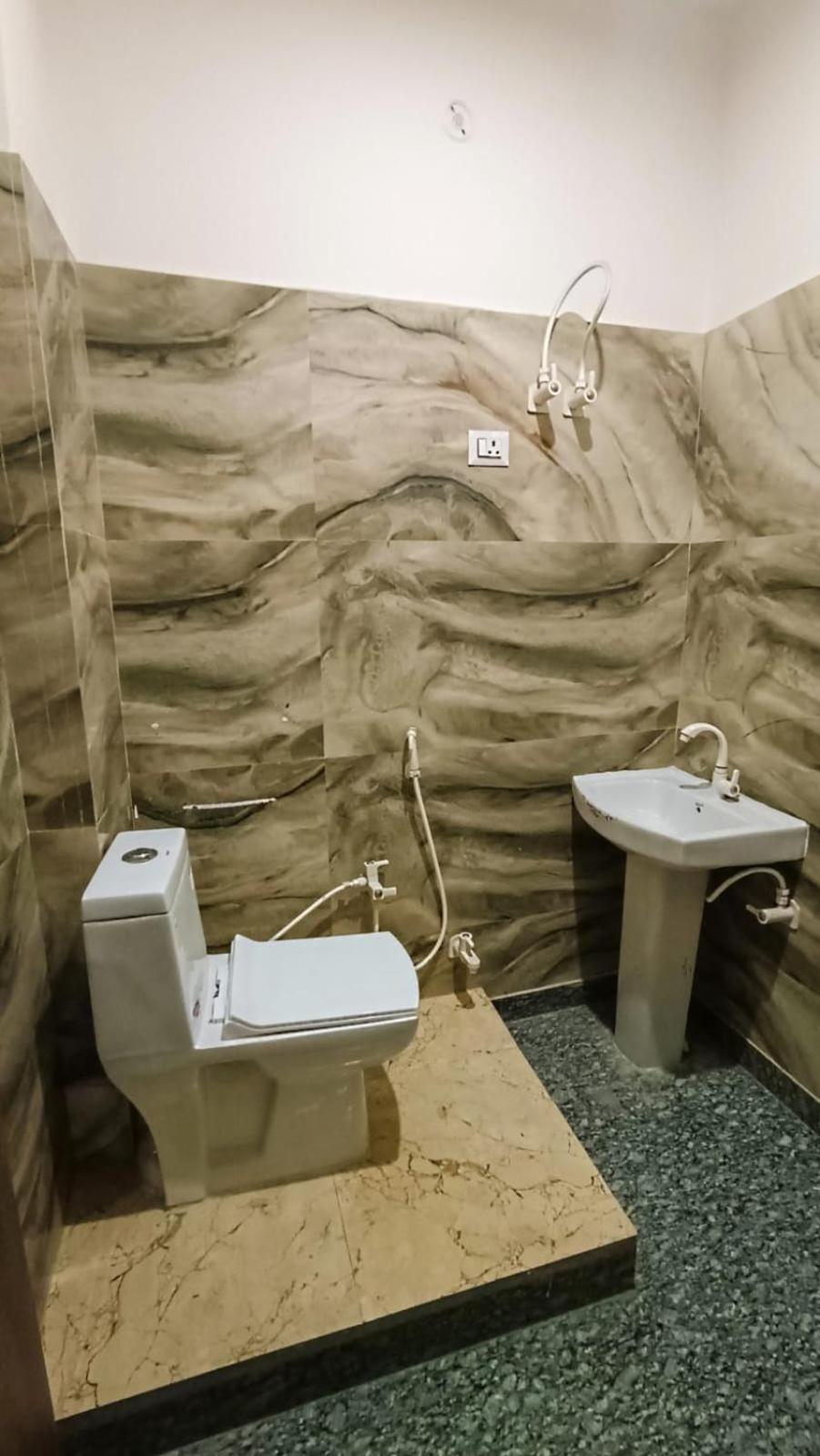 Hotel Town Grand Agra  Kültér fotó