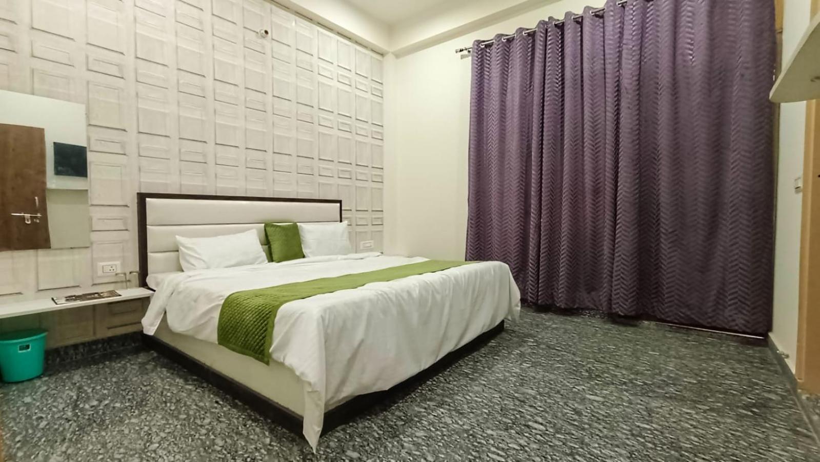 Hotel Town Grand Agra  Kültér fotó