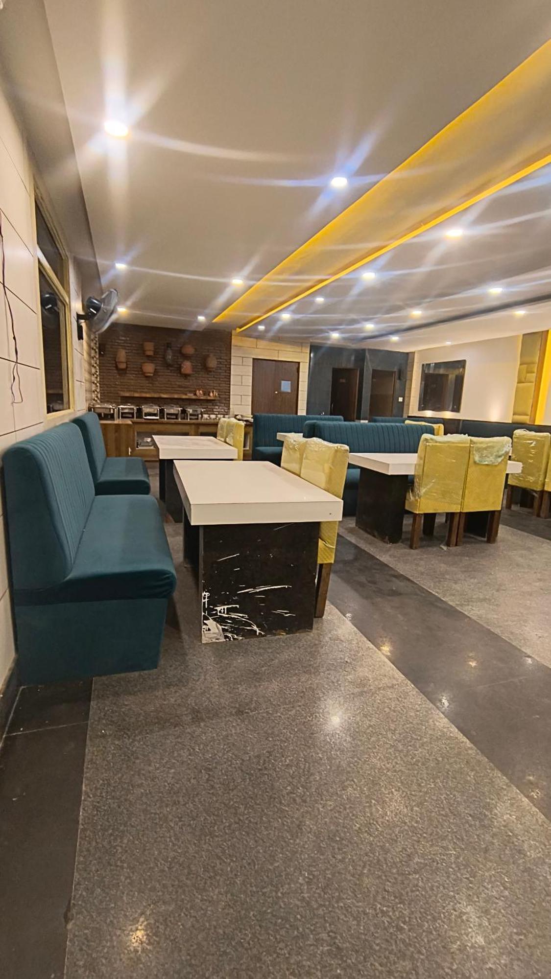 Hotel Town Grand Agra  Kültér fotó