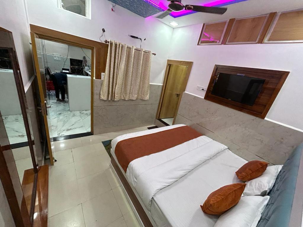 Hotel Town Grand Agra  Kültér fotó
