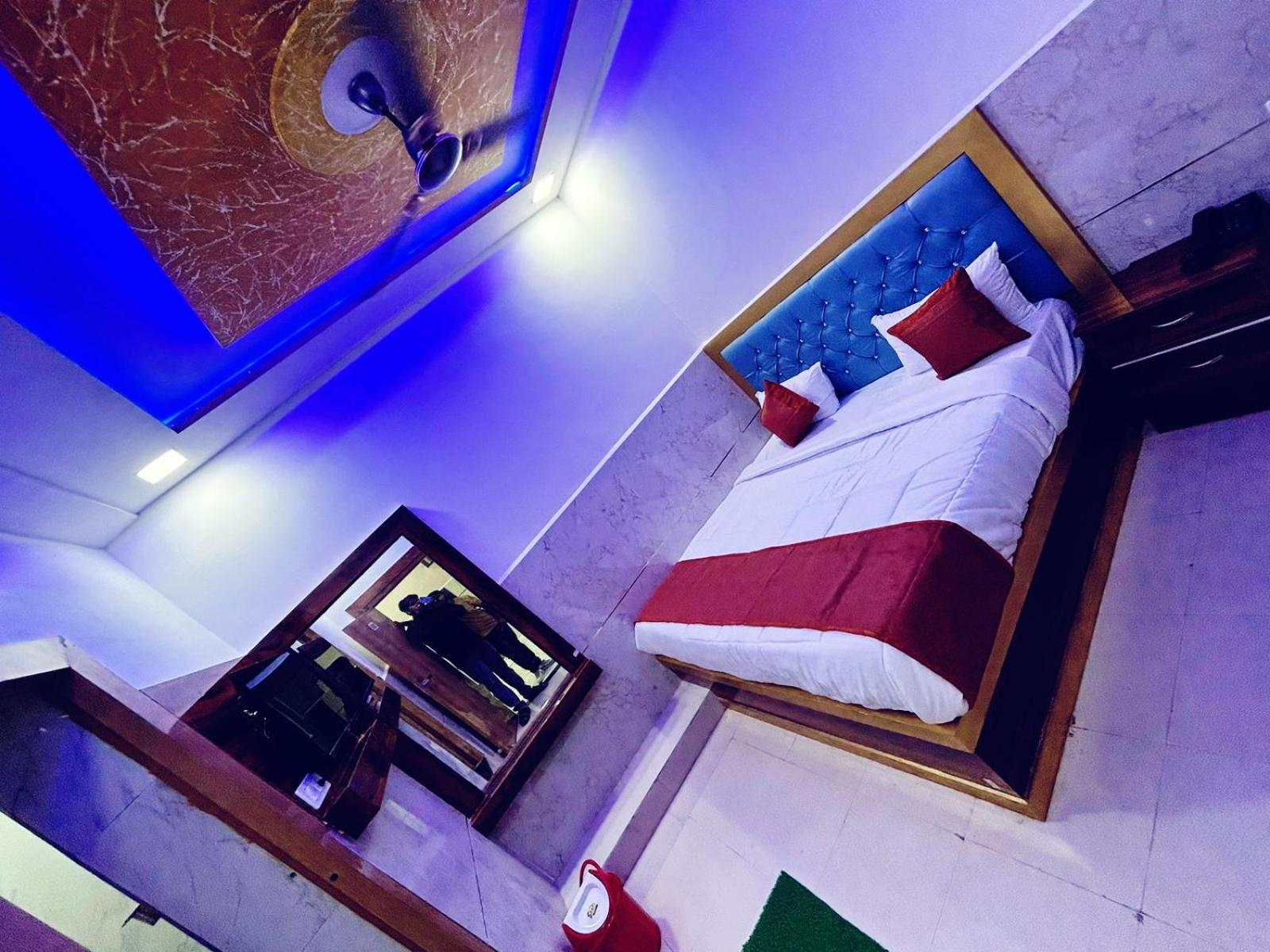 Hotel Town Grand Agra  Kültér fotó